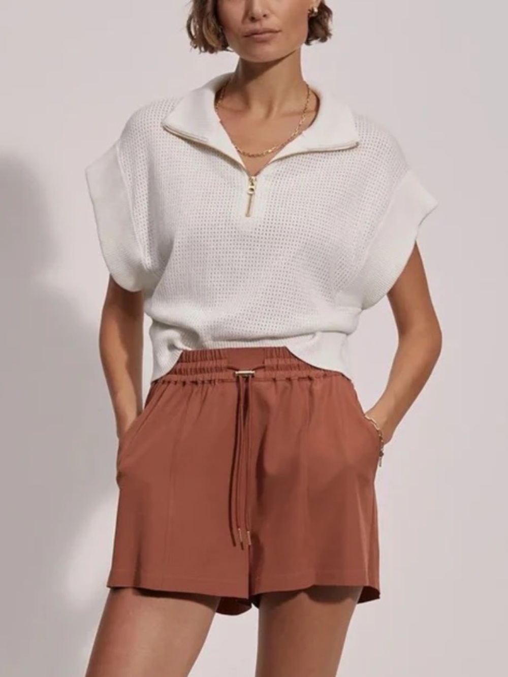 NWT Varley Barket Woven Short Mocha Biscuit.